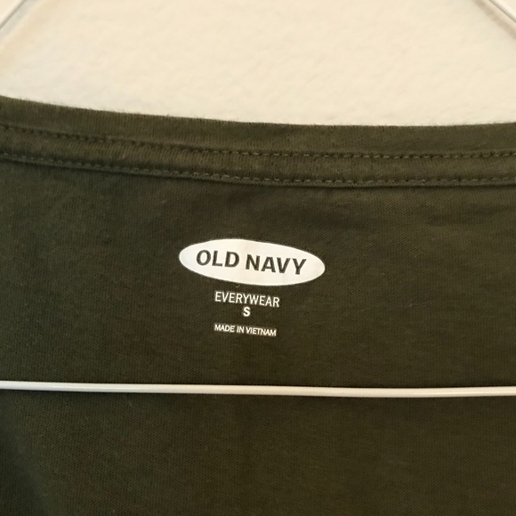 Old Navy Dark Green T-Shirt - Picture 2 of 2